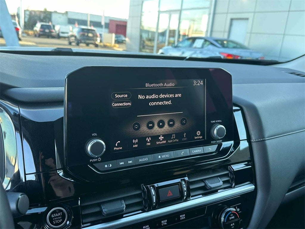 2024 Nissan Pathfinder SV