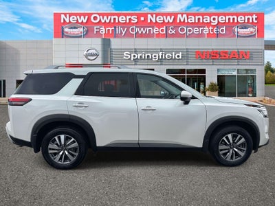 2024 Nissan Pathfinder SL