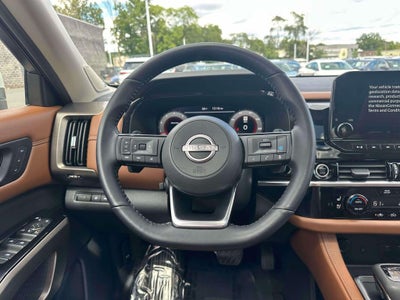 2023 Nissan Pathfinder Platinum