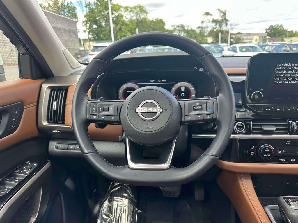 2023 Nissan Pathfinder Platinum