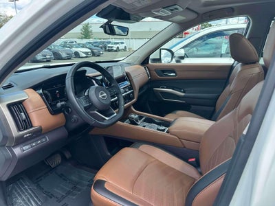 2023 Nissan Pathfinder Platinum