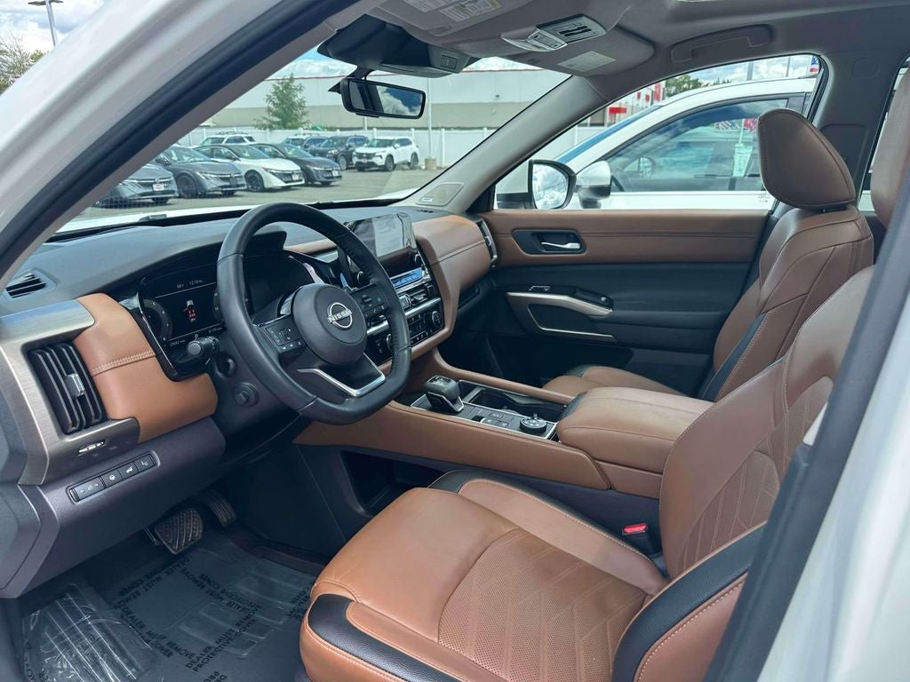 2023 Nissan Pathfinder Platinum