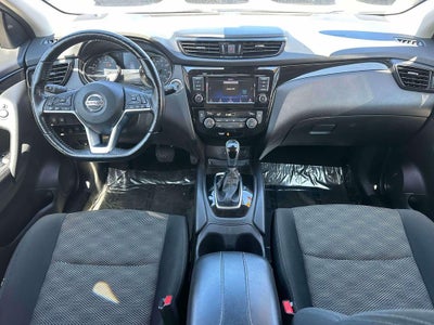 2022 Nissan Rogue Sport SV