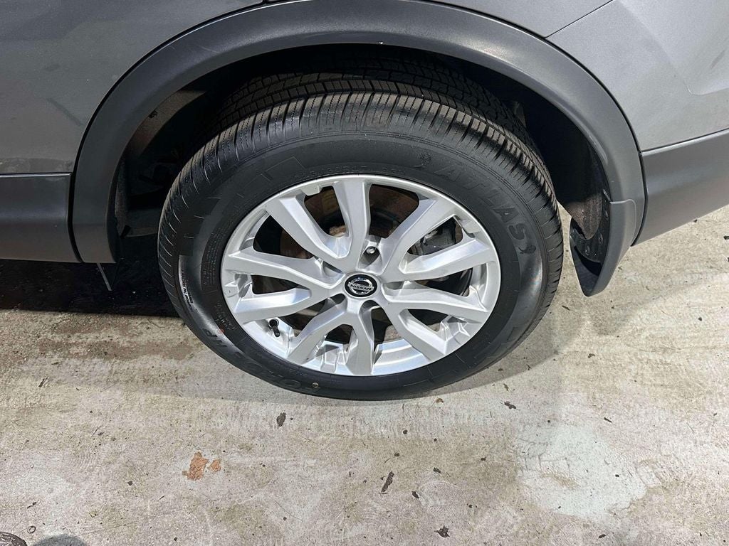 2022 Nissan Rogue Sport SV