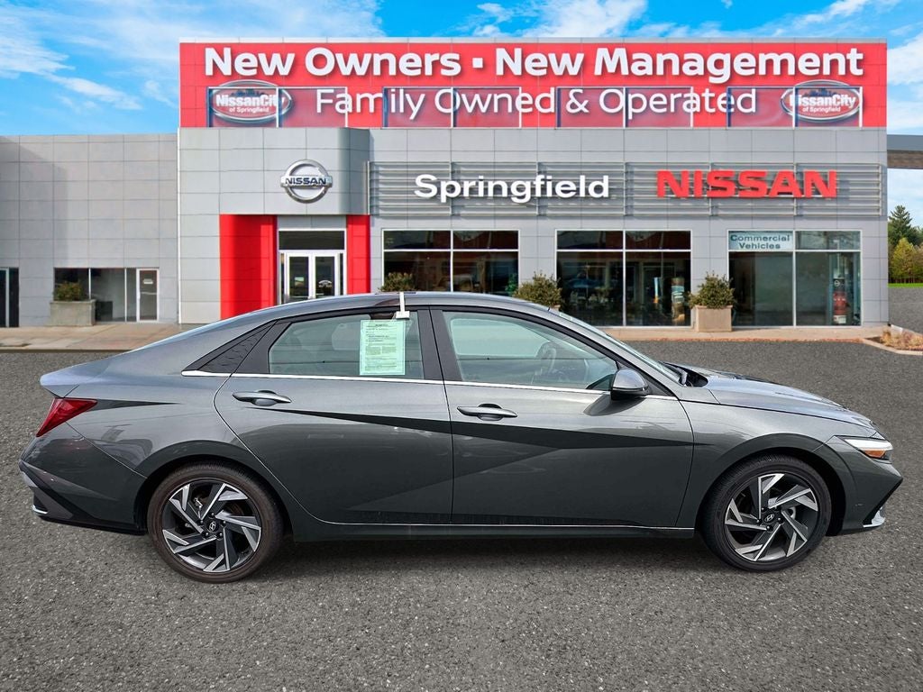 2025 Hyundai ELANTRA Limited