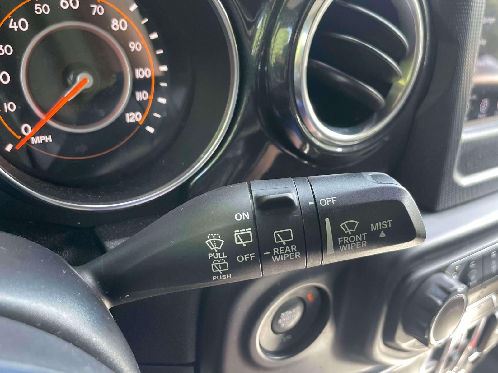 2020 Jeep Wrangler Unlimited Sahara Altitude 4x4