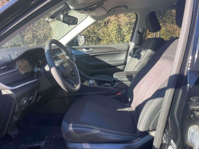 2023 Jeep Grand Cherokee Laredo 4x4