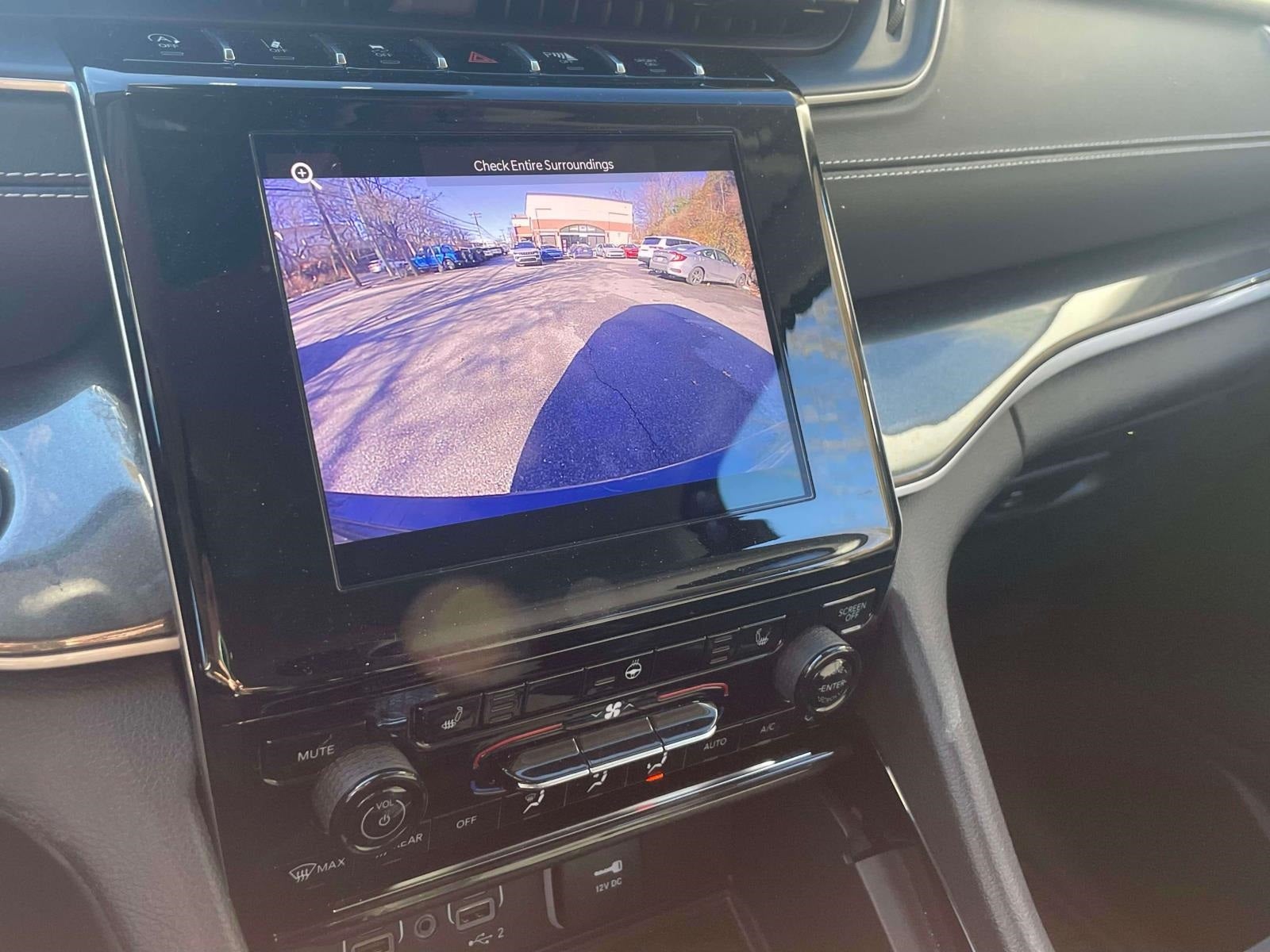 2023 Jeep Grand Cherokee Laredo 4x4