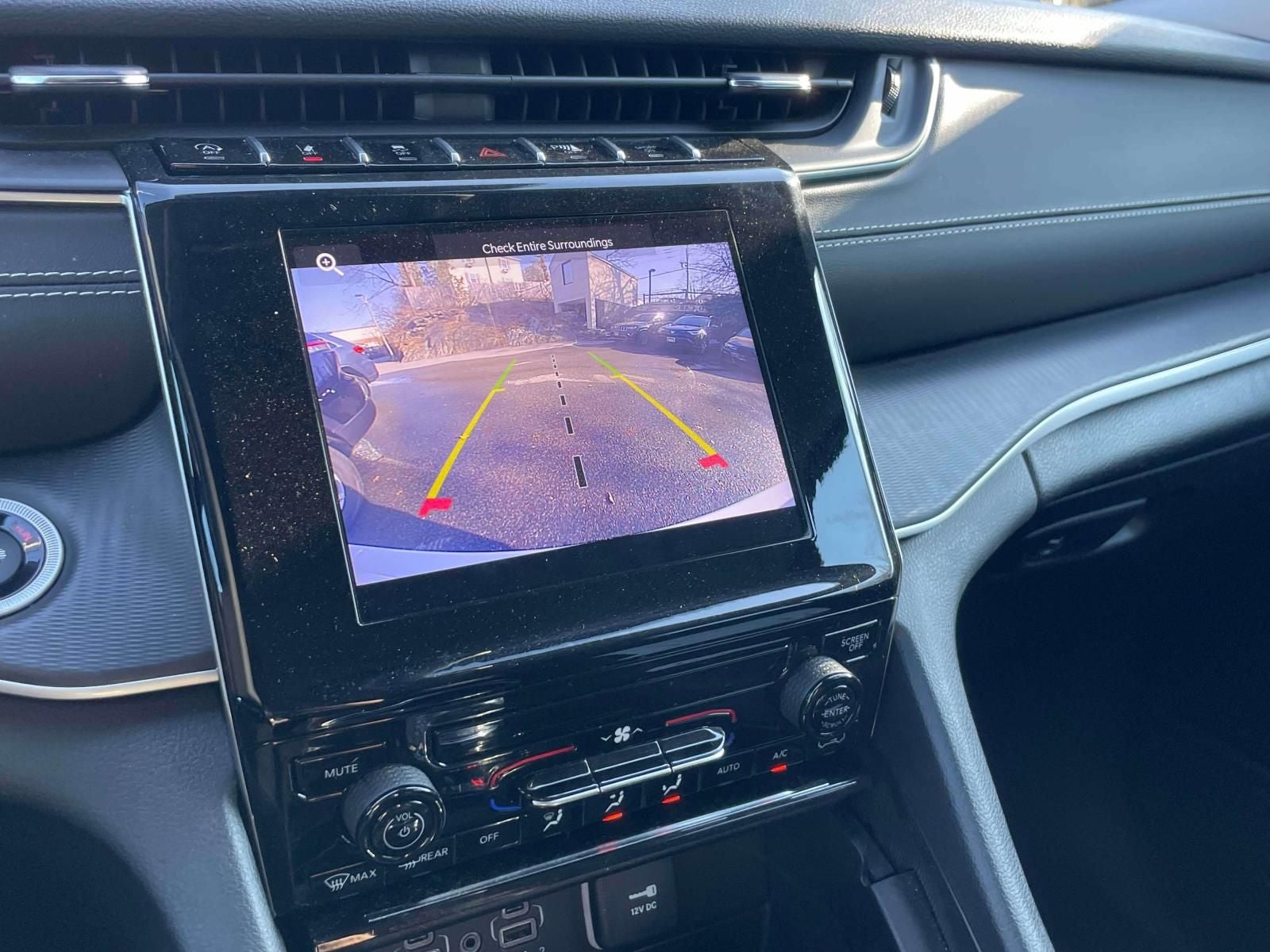 2023 Jeep Grand Cherokee Laredo 4x4