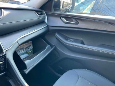 2023 Jeep Grand Cherokee Laredo 4x4