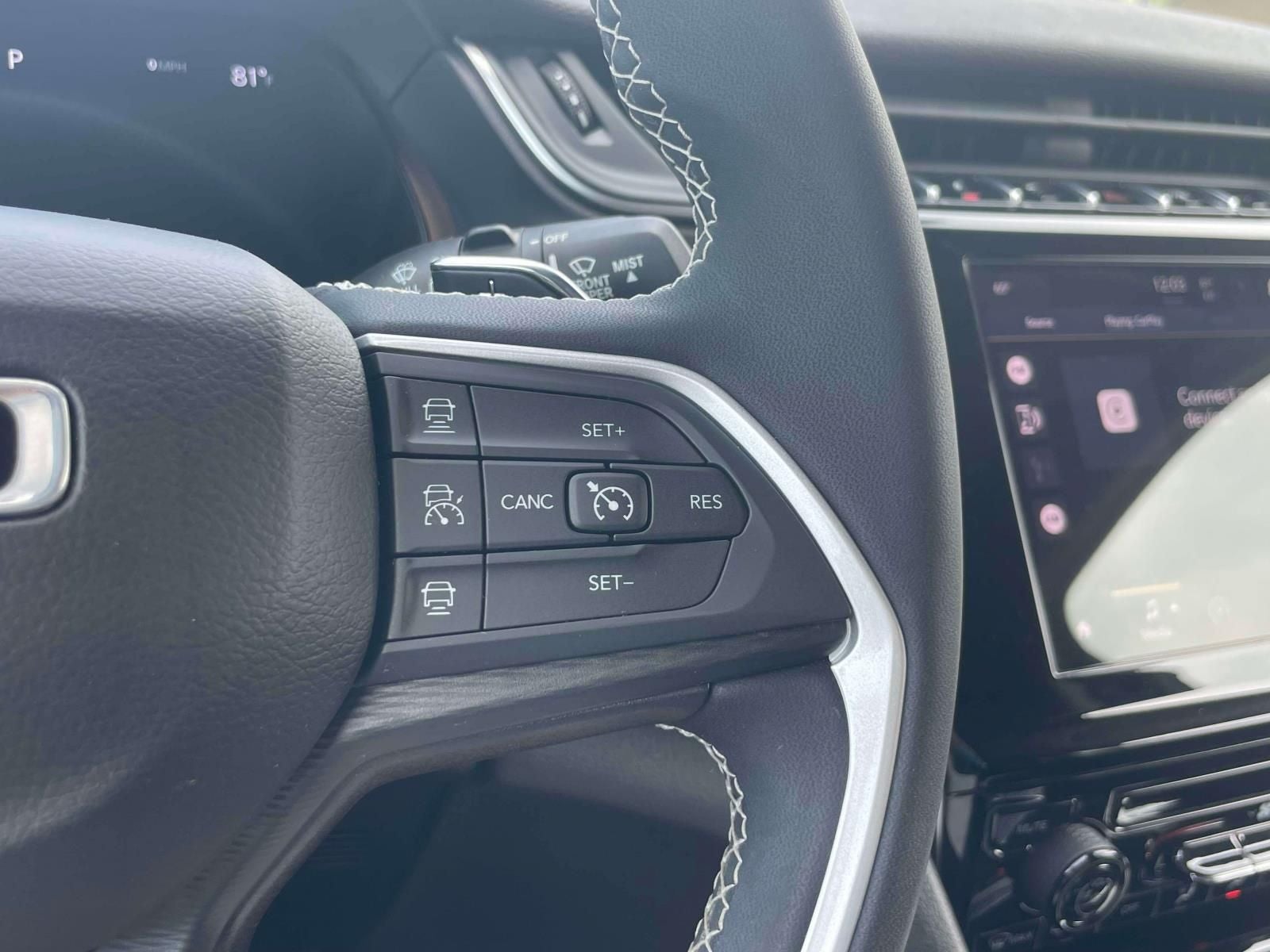 2023 Jeep Grand Cherokee Laredo 4x4