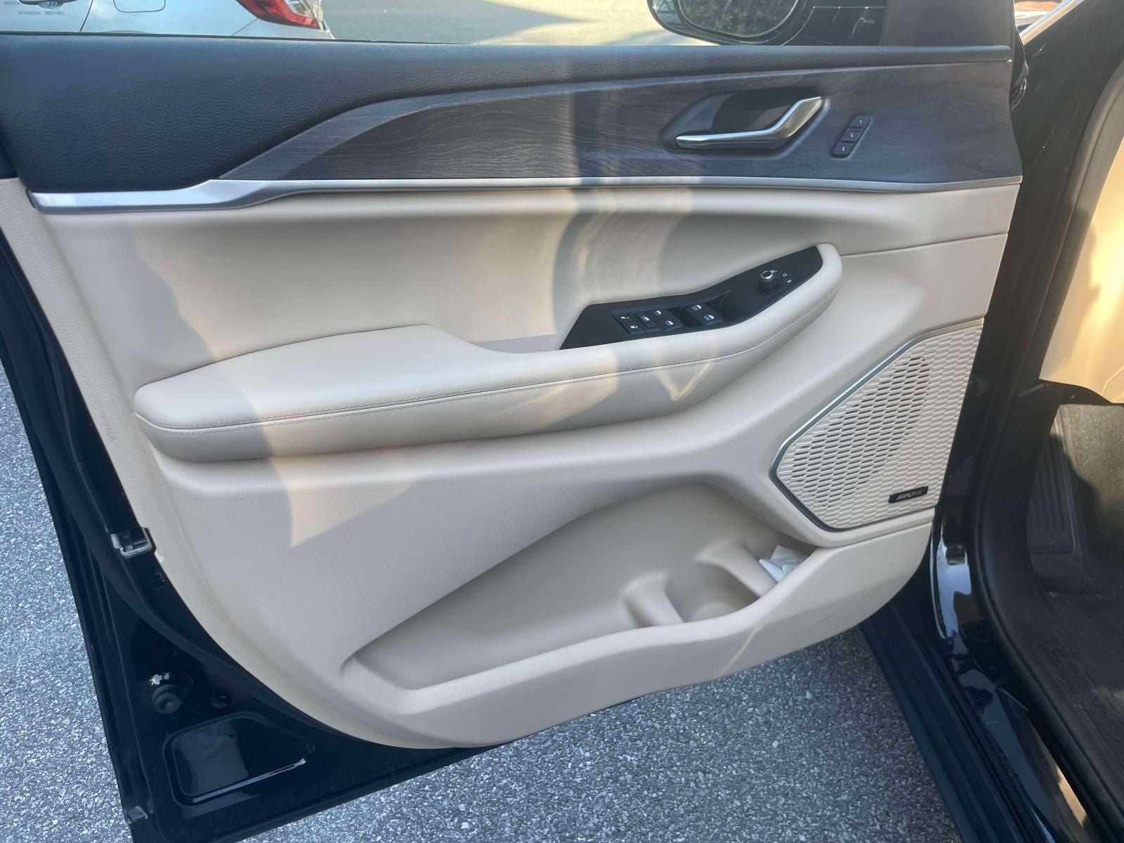 2022 Jeep Grand Cherokee L Limited 4x4