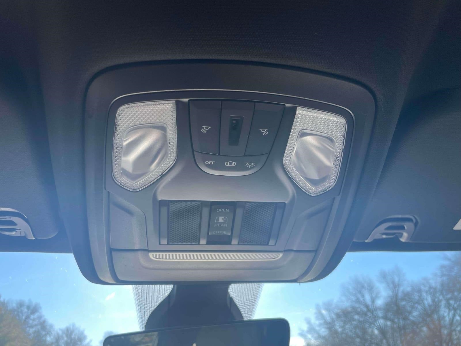 2021 RAM 1500 Big Horn Crew Cab 4x4 5'7' Box