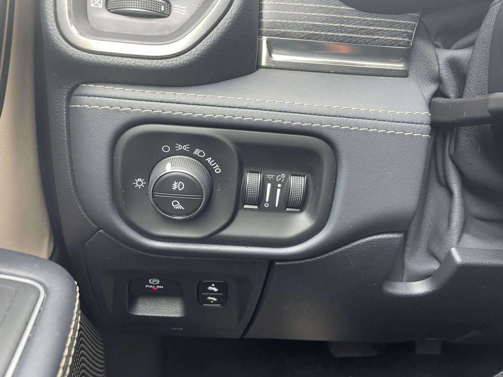 2020 RAM 1500 Limited Crew Cab 4x4 5'7' Box