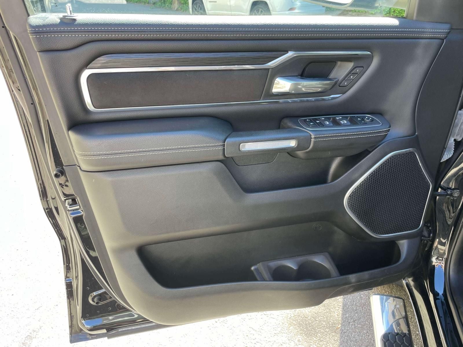 2023 RAM 1500 Laramie Crew Cab 4x4 5'7' Box