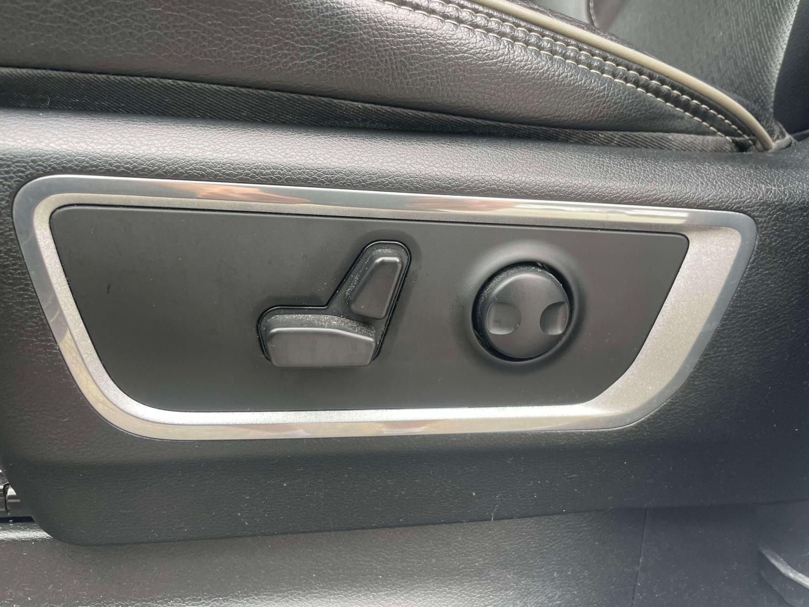 2023 RAM 1500 Laramie Crew Cab 4x4 5'7' Box