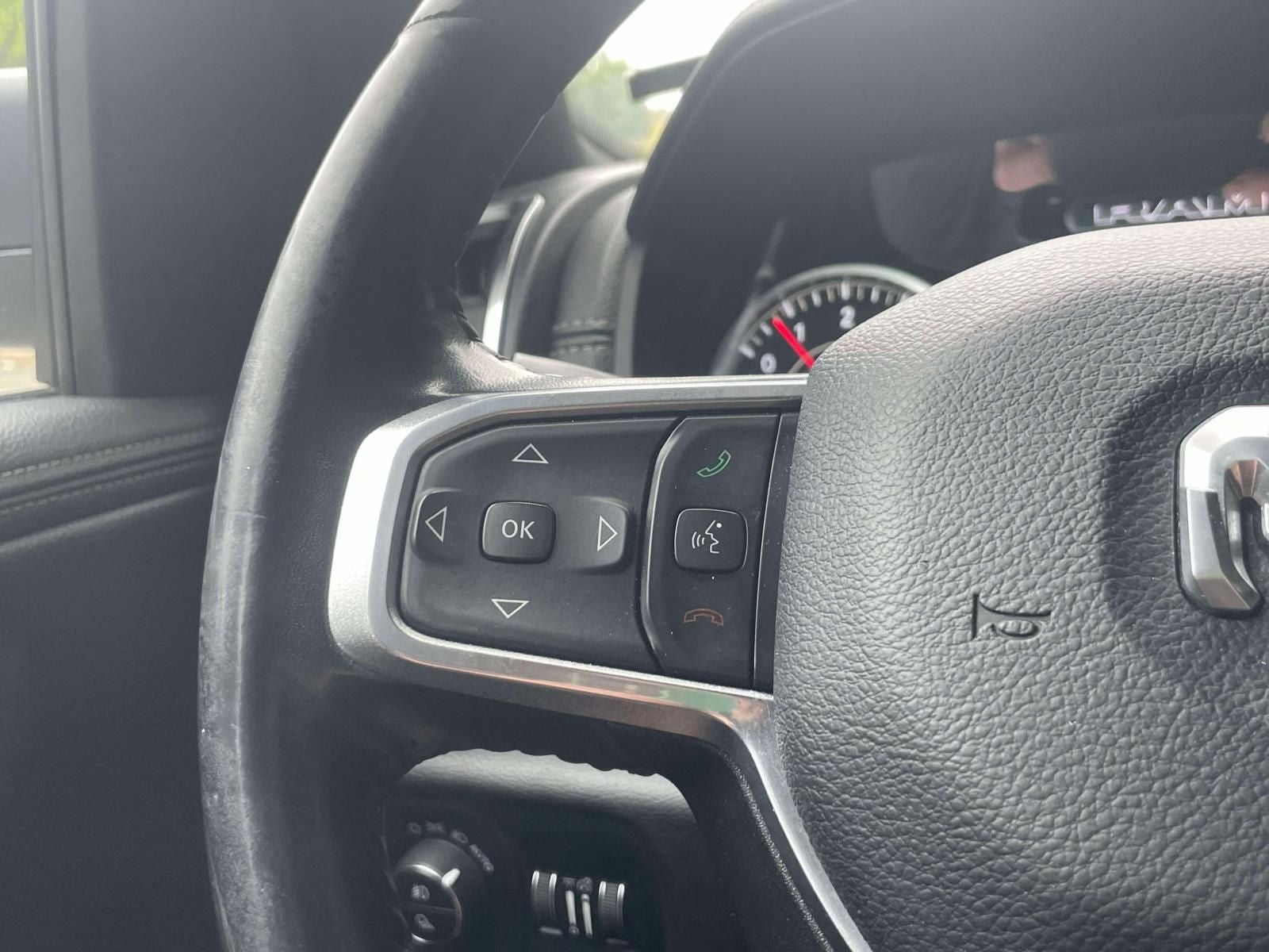 2023 RAM 1500 Laramie Crew Cab 4x4 5'7' Box