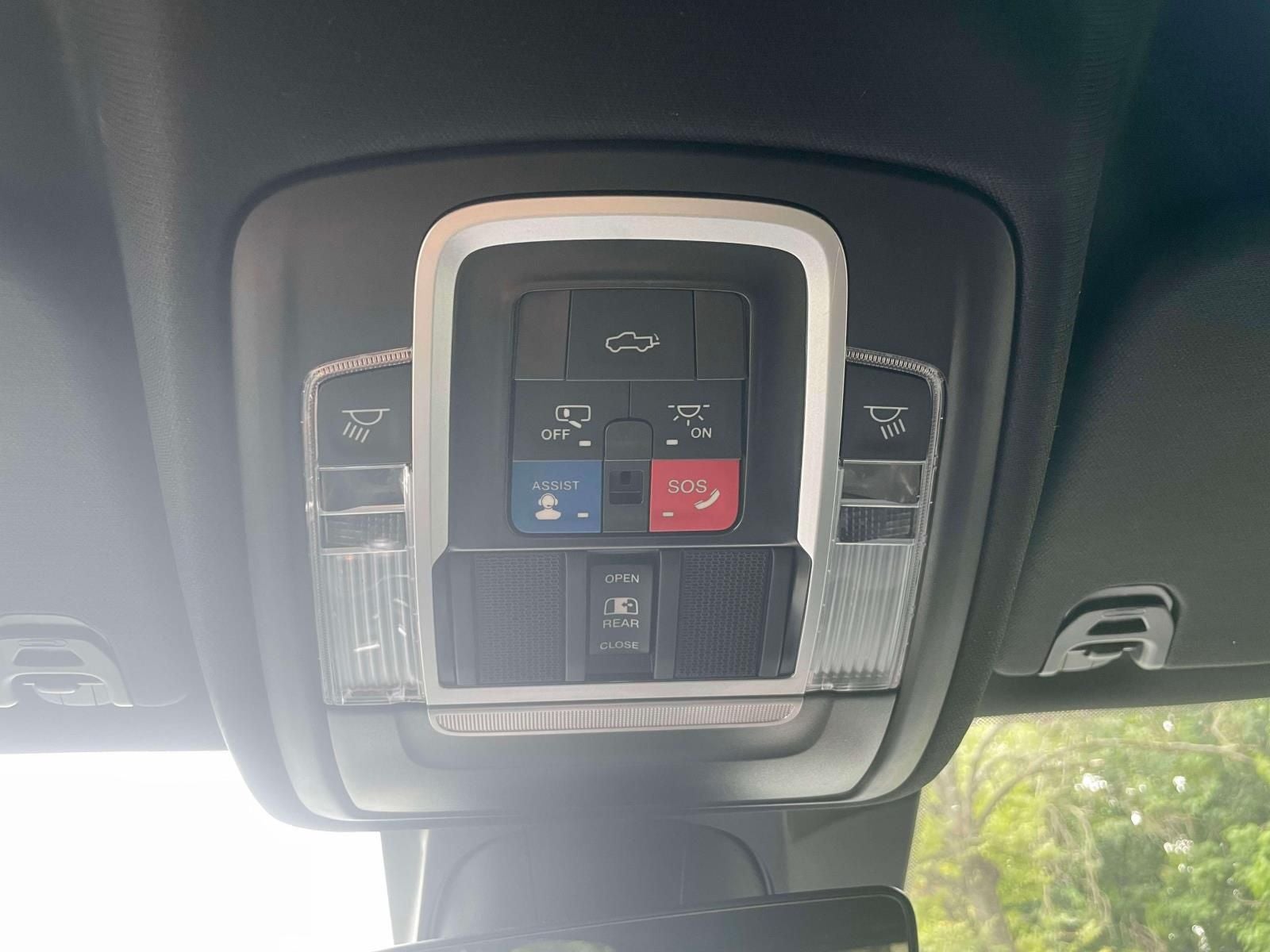 2023 RAM 1500 Laramie Crew Cab 4x4 5'7' Box