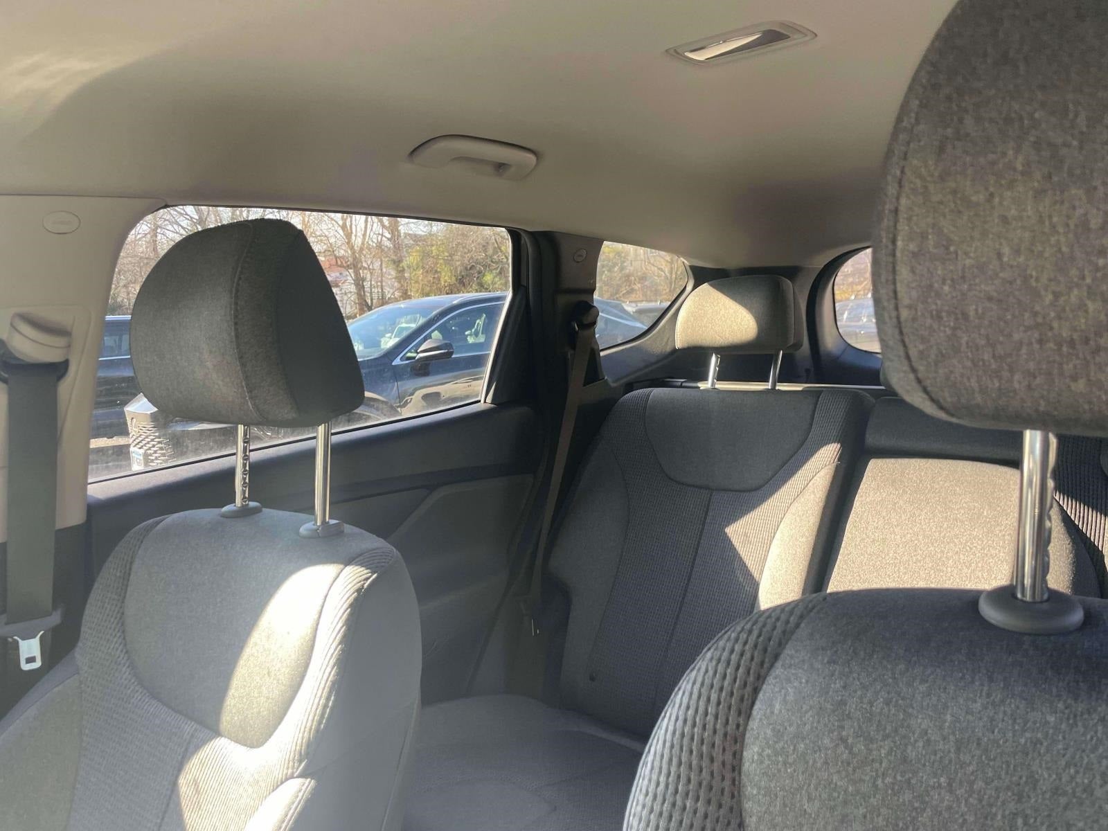 2022 Hyundai SANTA FE SE