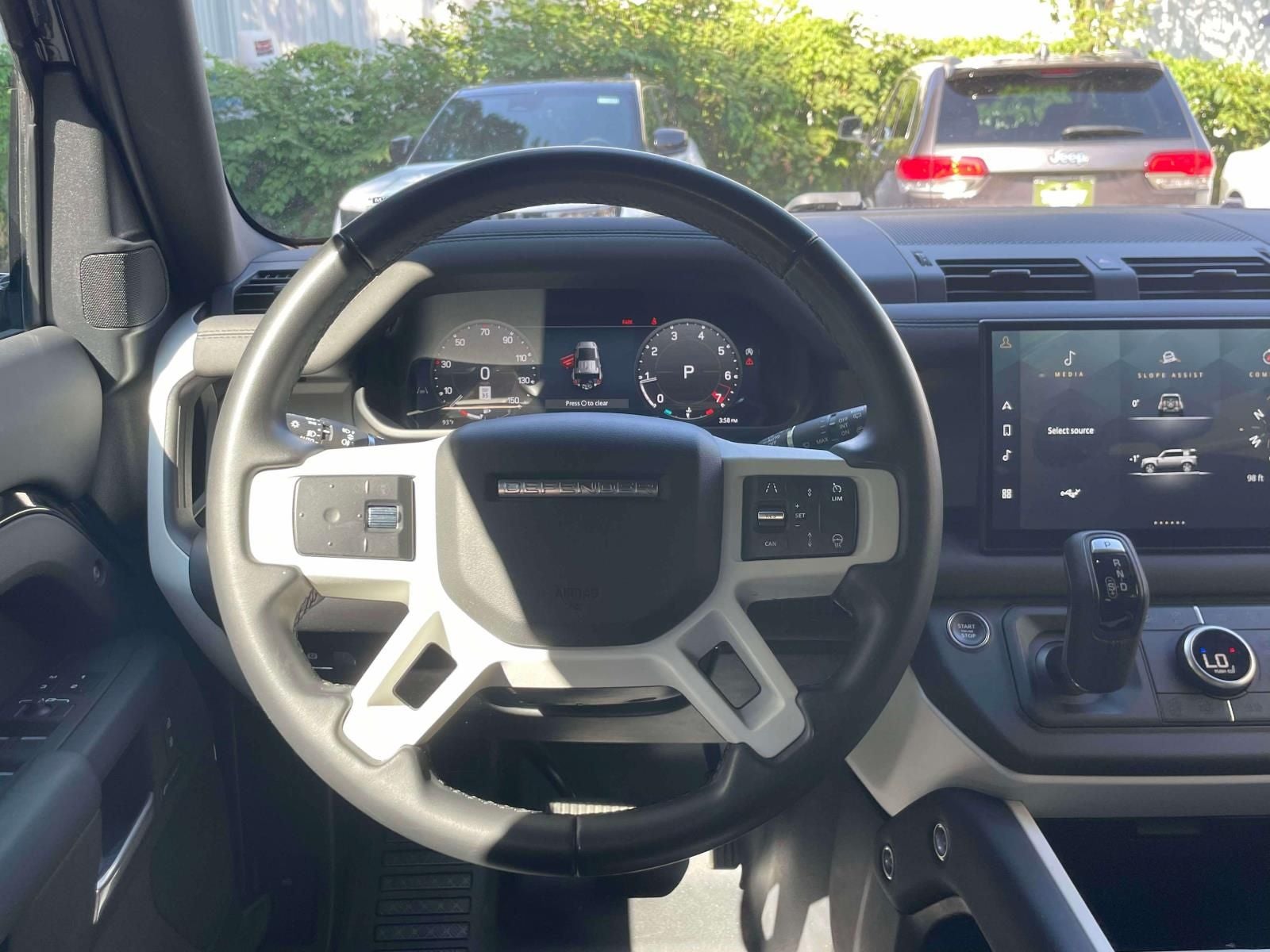 2025 Land Rover Defender 110 P300