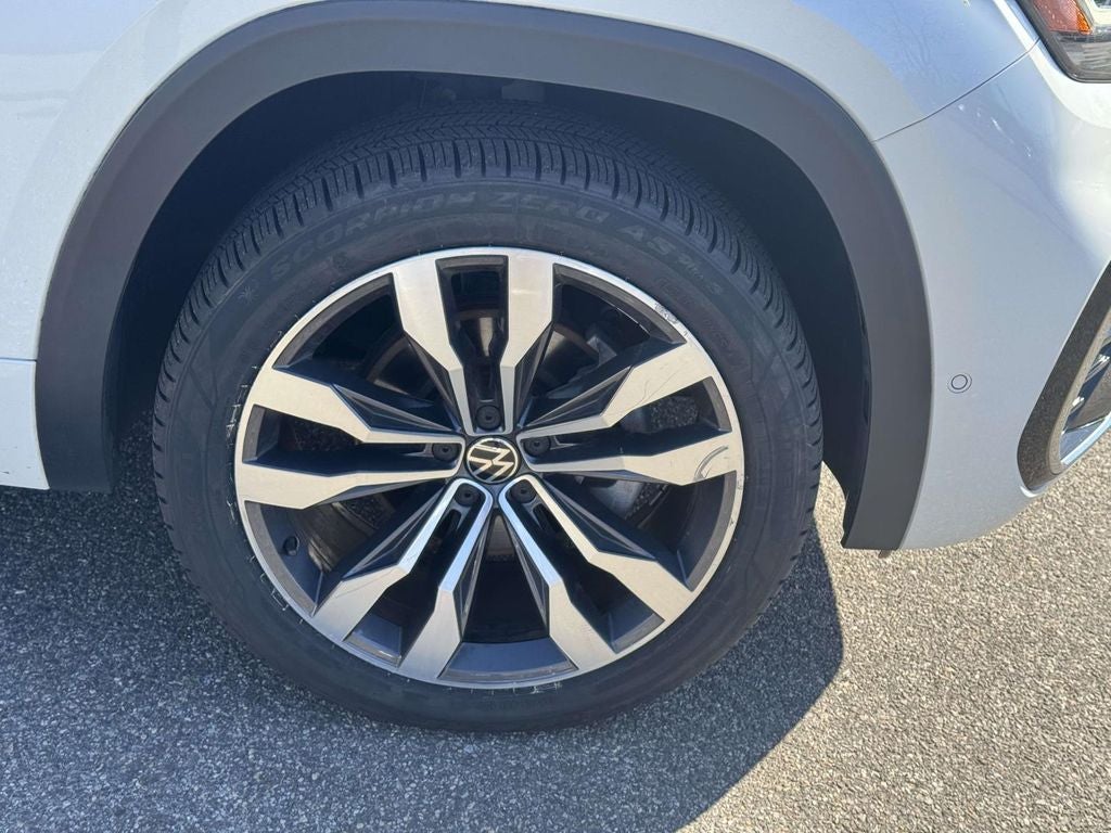 2022 Volkswagen Atlas Cross Sport 3.6L V6 SEL Premium R-Line