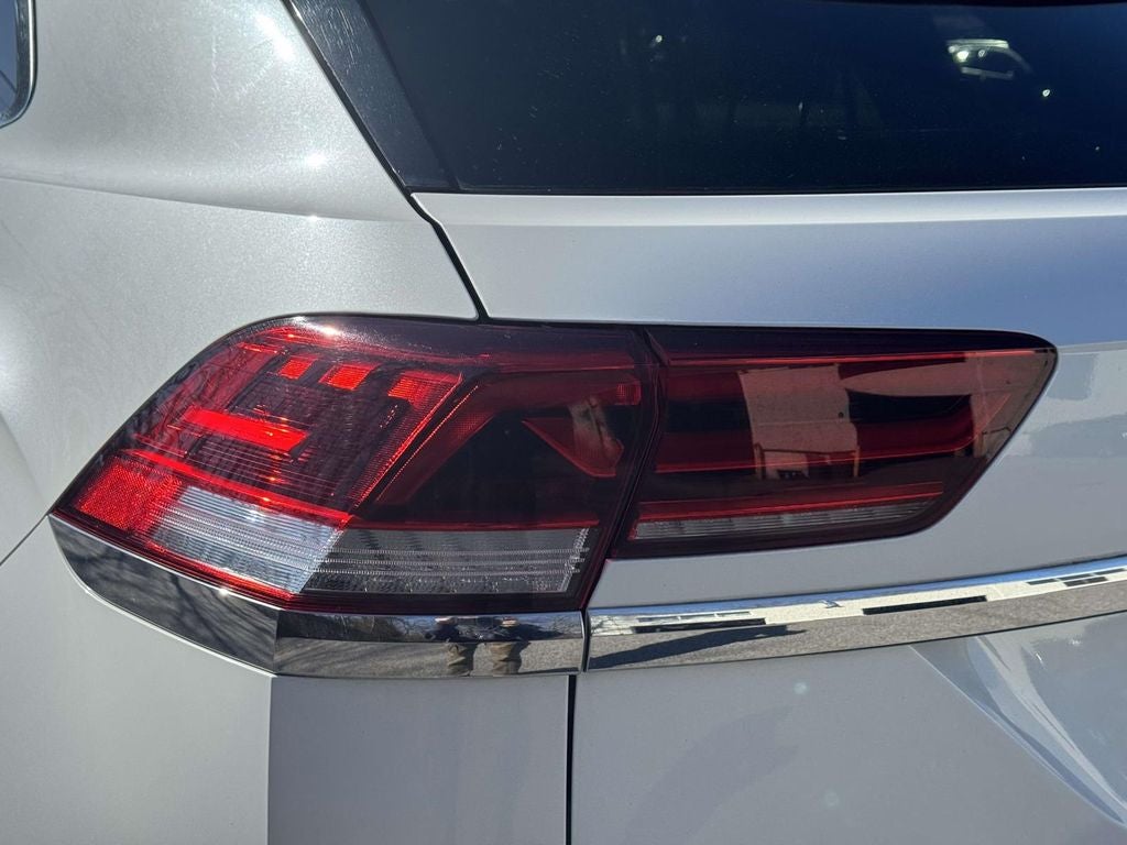 2022 Volkswagen Atlas Cross Sport 3.6L V6 SEL Premium R-Line