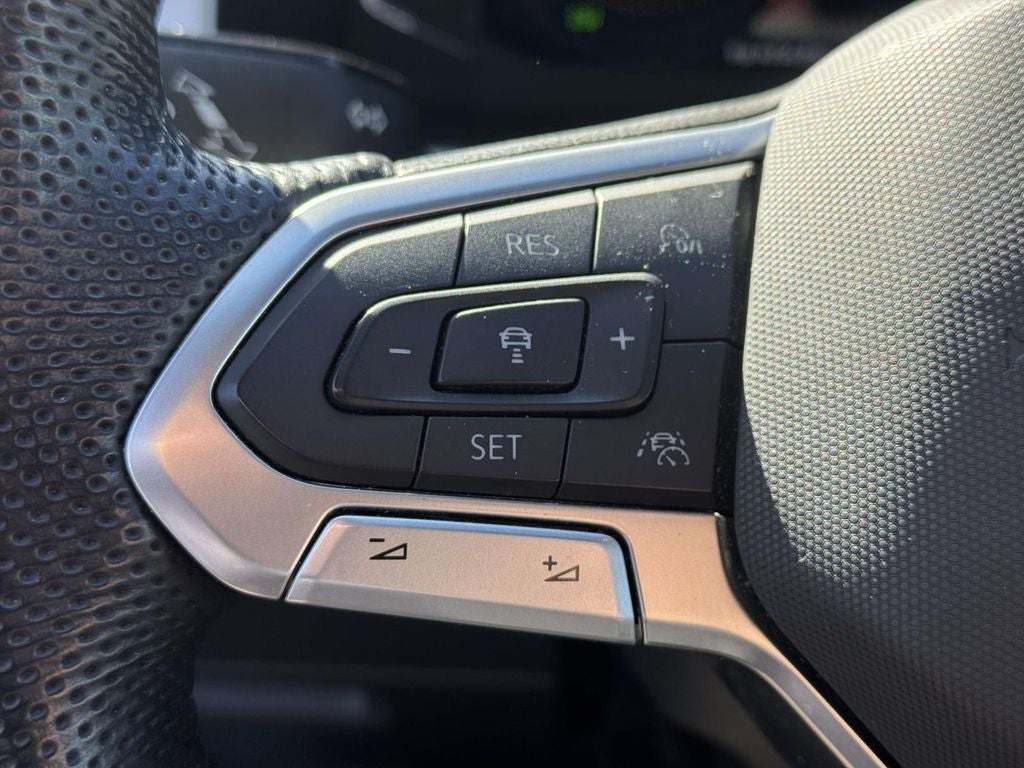 2022 Volkswagen Atlas Cross Sport 3.6L V6 SEL Premium R-Line