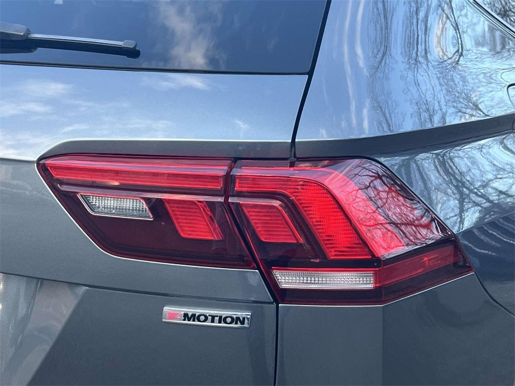2020 Volkswagen Tiguan 2.0T SE R-Line Black 4Motion