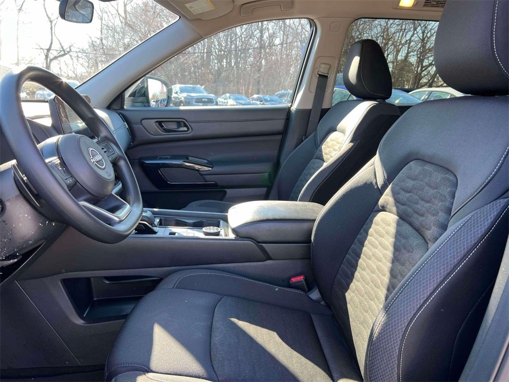2025 Nissan Pathfinder S