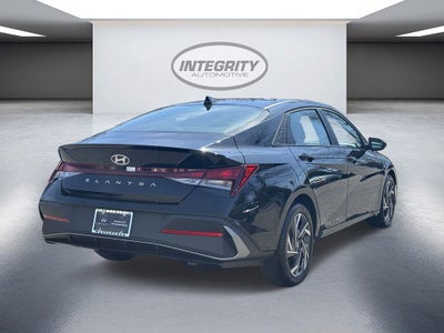 2025 Hyundai ELANTRA SEL Sport
