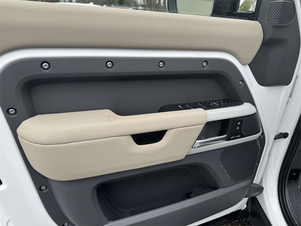 2024 Land Rover Defender 110 S