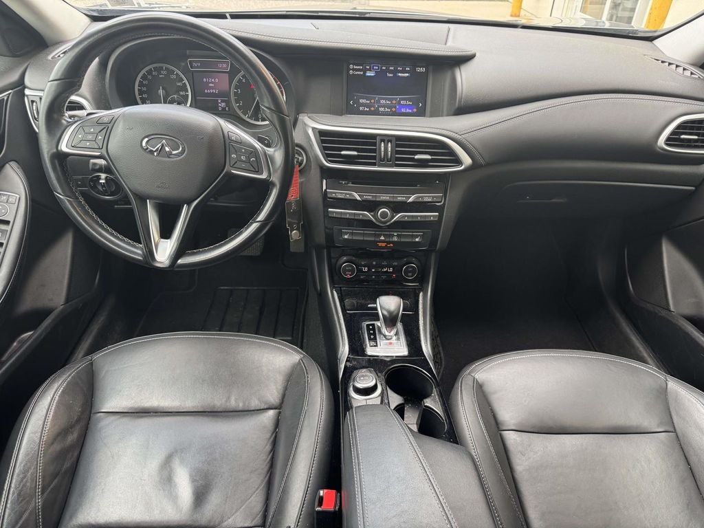 2018 INFINITI QX30 LUXURY AWD