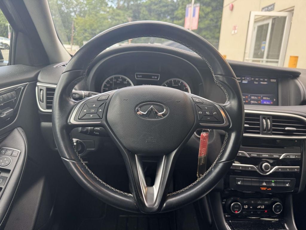 2018 INFINITI QX30 LUXURY AWD
