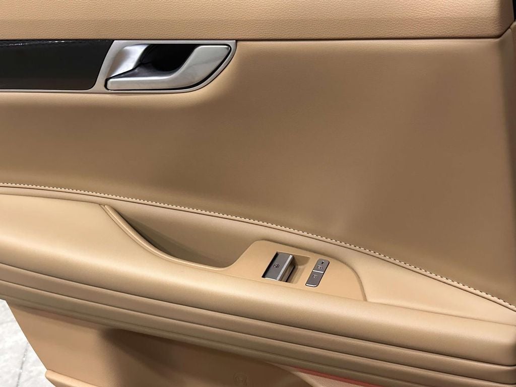 2025 Genesis G80 2.5T