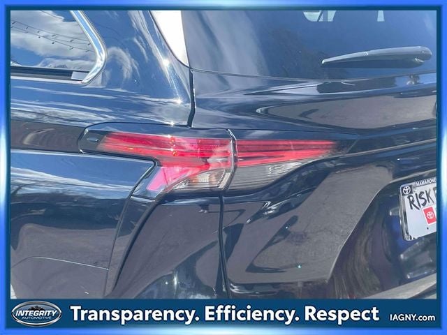 2023 Toyota Sienna XSE 7 Passenger