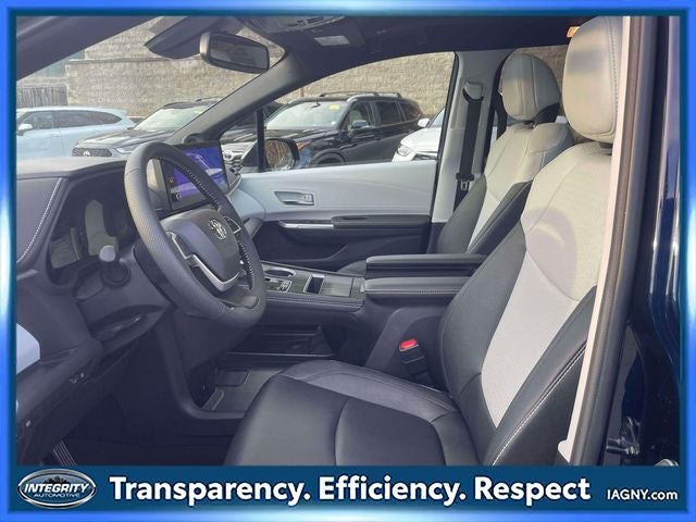 2025 Toyota Sienna XSE 7 Passenger