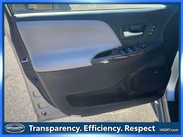 2017 Toyota Sienna Limited Premium 7 Passenger