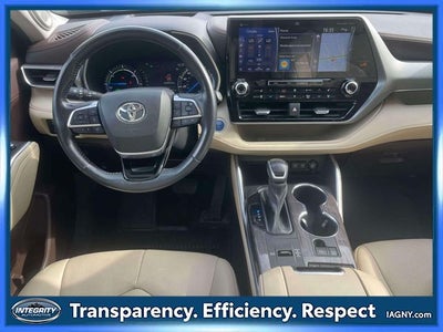 2021 Toyota Highlander Hybrid Platinum