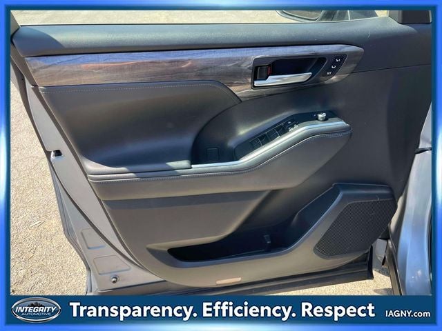 2024 Toyota Highlander Hybrid Platinum