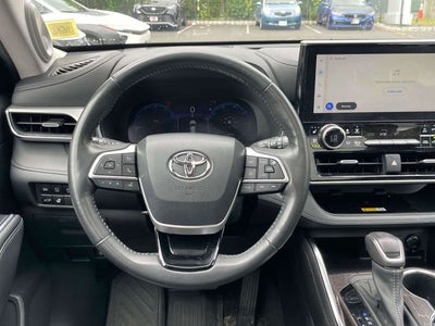 2023 Toyota Highlander Platinum