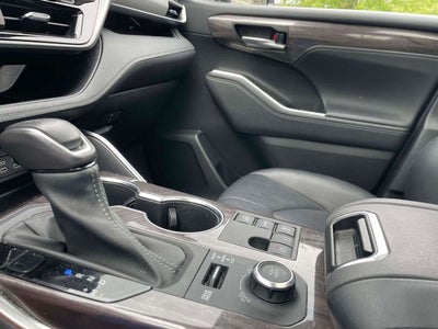 2023 Toyota Highlander Platinum