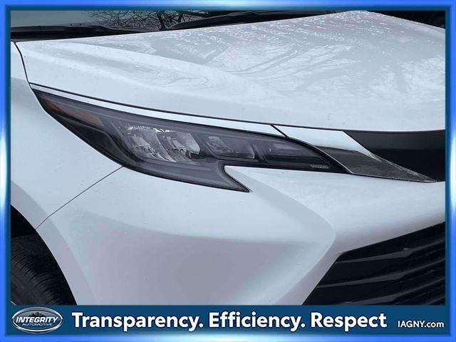 2026 Toyota Sienna Mobility LE 8 Passenger