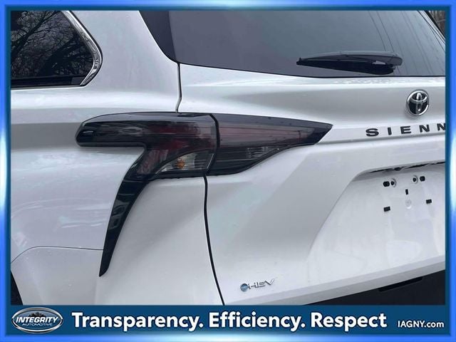 2026 Toyota Sienna Mobility LE 8 Passenger