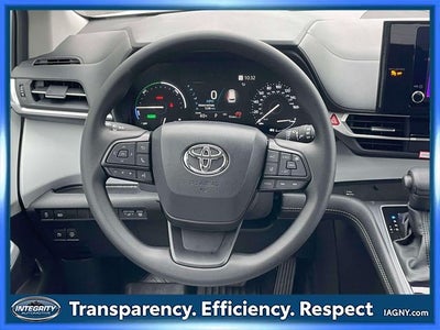 2026 Toyota Sienna Mobility LE 8 Passenger