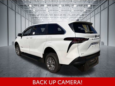2026 Toyota Sienna LE 8 Passenger