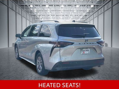 2025 Toyota Sienna XLE 8 Passenger