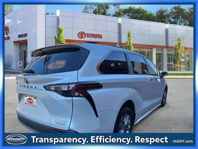 2024 Toyota Sienna XLE 7 Passenger