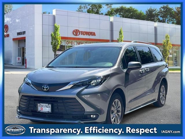2026 Toyota Sienna XLE 8 Passenger
