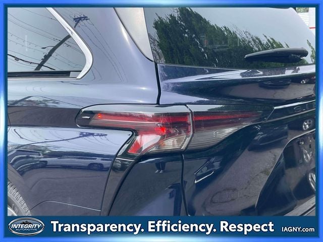 2023 Toyota Sienna XLE 8 Passenger