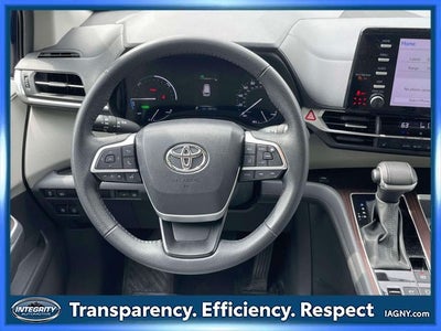 2023 Toyota Sienna XLE 8 Passenger